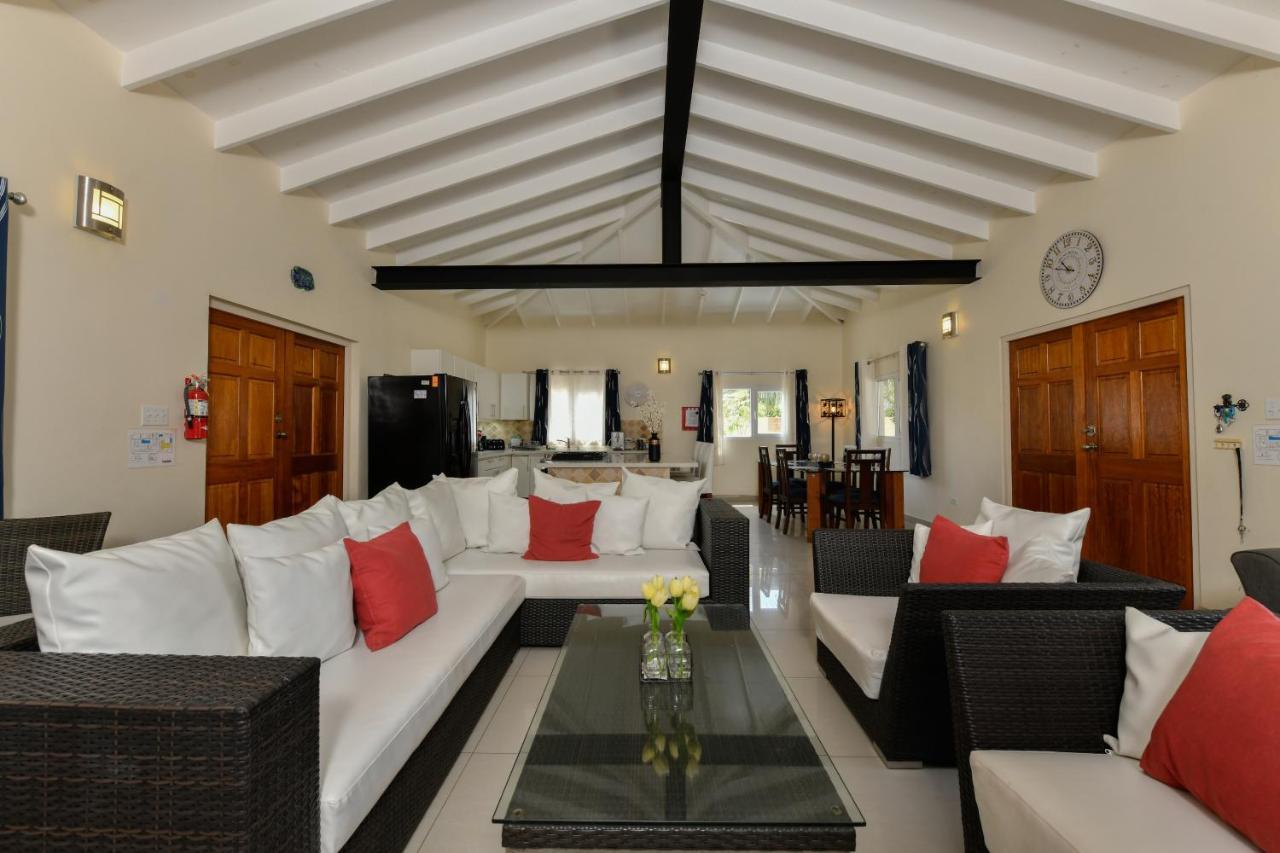 Villa Swiss Paradise With Private Pool Palm Beach Exterior photo