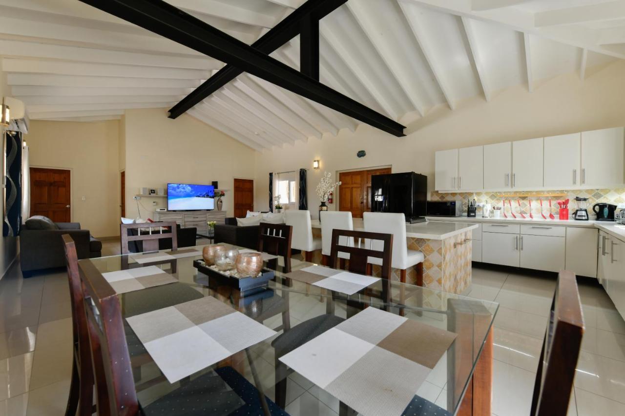 Villa Swiss Paradise With Private Pool Palm Beach Exterior photo