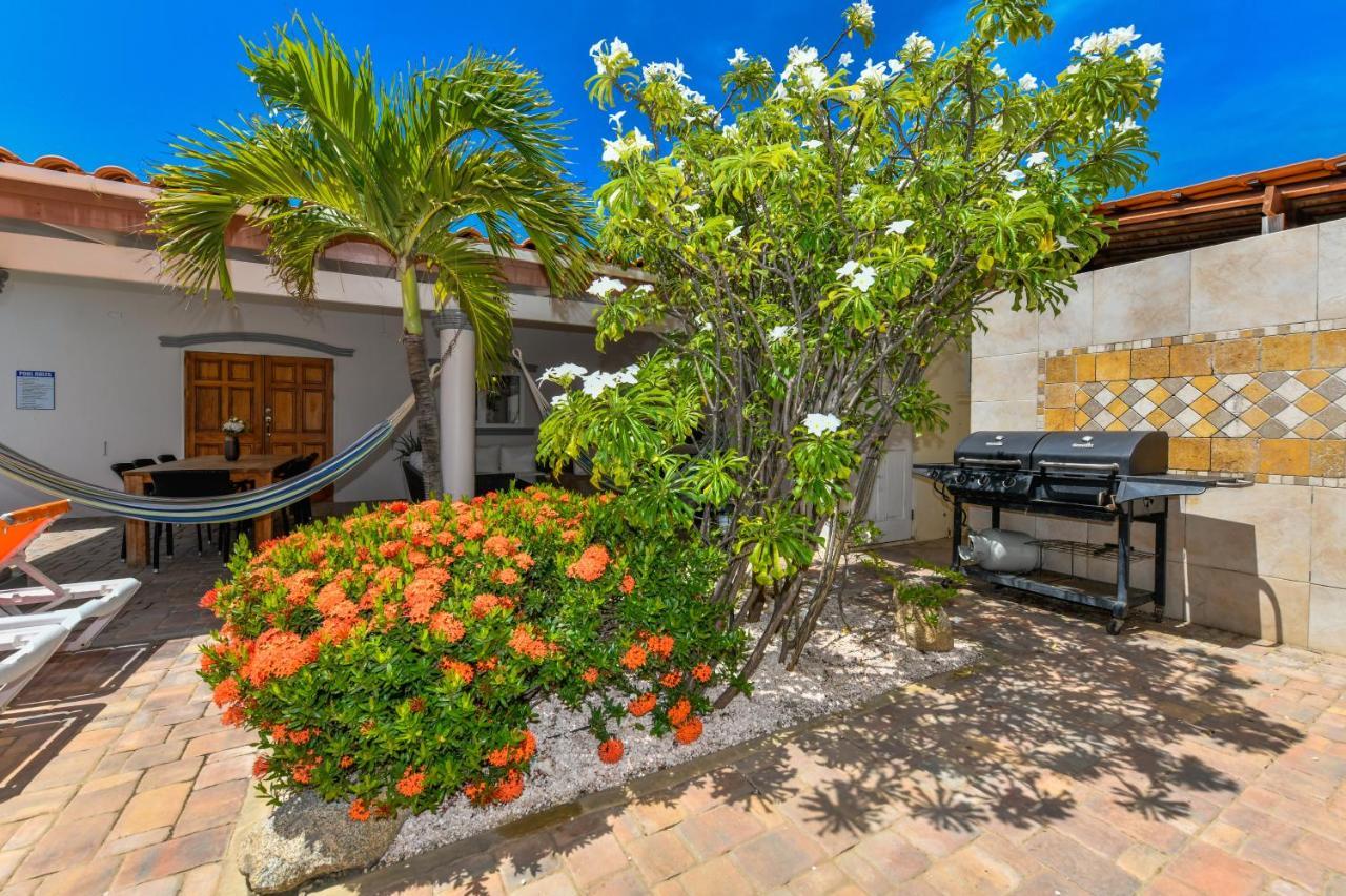 Villa Swiss Paradise With Private Pool Palm Beach Exterior photo