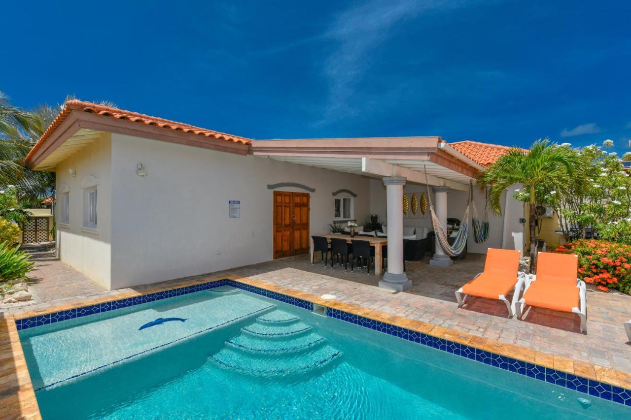 Villa Swiss Paradise With Private Pool Palm Beach Exterior photo