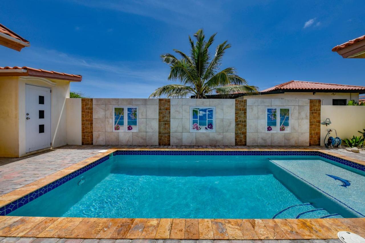 Villa Swiss Paradise With Private Pool Palm Beach Exterior photo