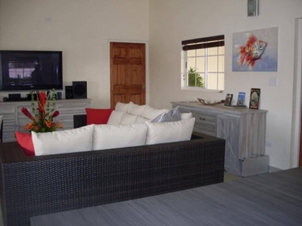 Villa Swiss Paradise With Private Pool Palm Beach Exterior photo